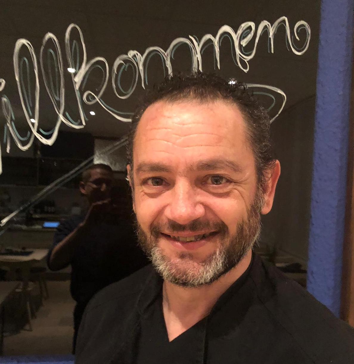 Koch Pascal in der Küche